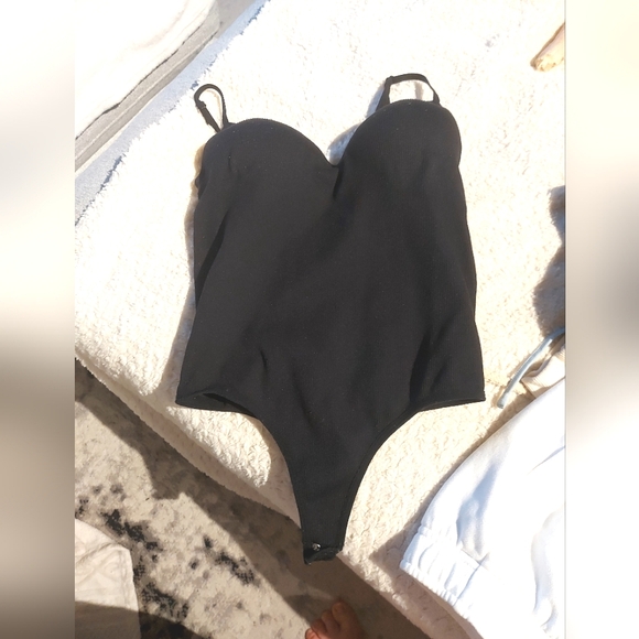 Other - 🖤 NWOT Black Bodysuit
